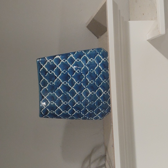 Vase - Picture 1 of 2